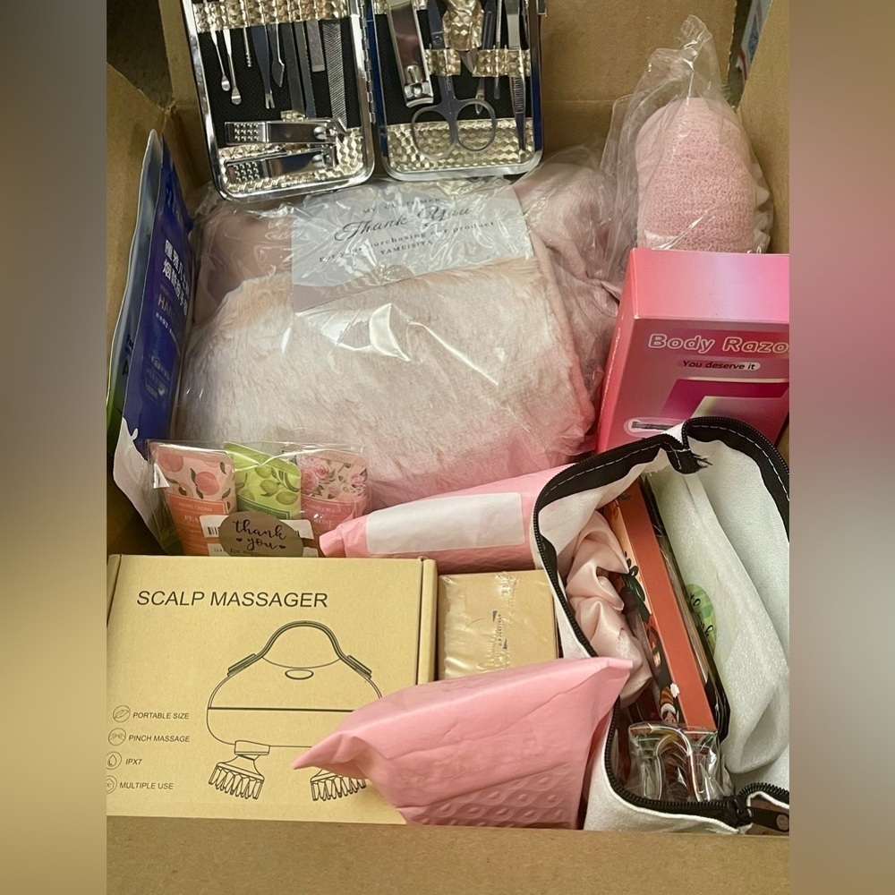 NEW Amazon BEAUTY Box, Brand NEW 📦 🔥 NO JUNK, NO used products, 5 ⭐️ rating!‌ - Picture 5 of 16